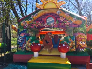 надувной батут Домишко