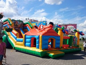 надувной комплекс Машина сказка 1