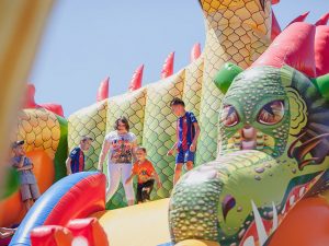 надувной комплекс Битва драконов