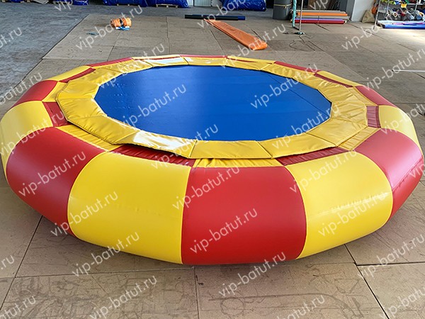 игровой аттракцион Водный батут