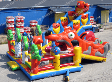 Надувной комплекс "Медведь в лесу 4"